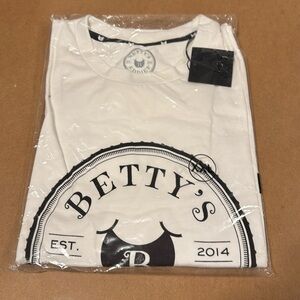 Betty Eddies men’s T shirt NWT